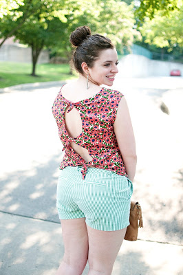 Backless Floral Top Seersucker shorts