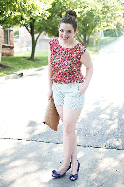 Backless Floral Top Seersucker shorts